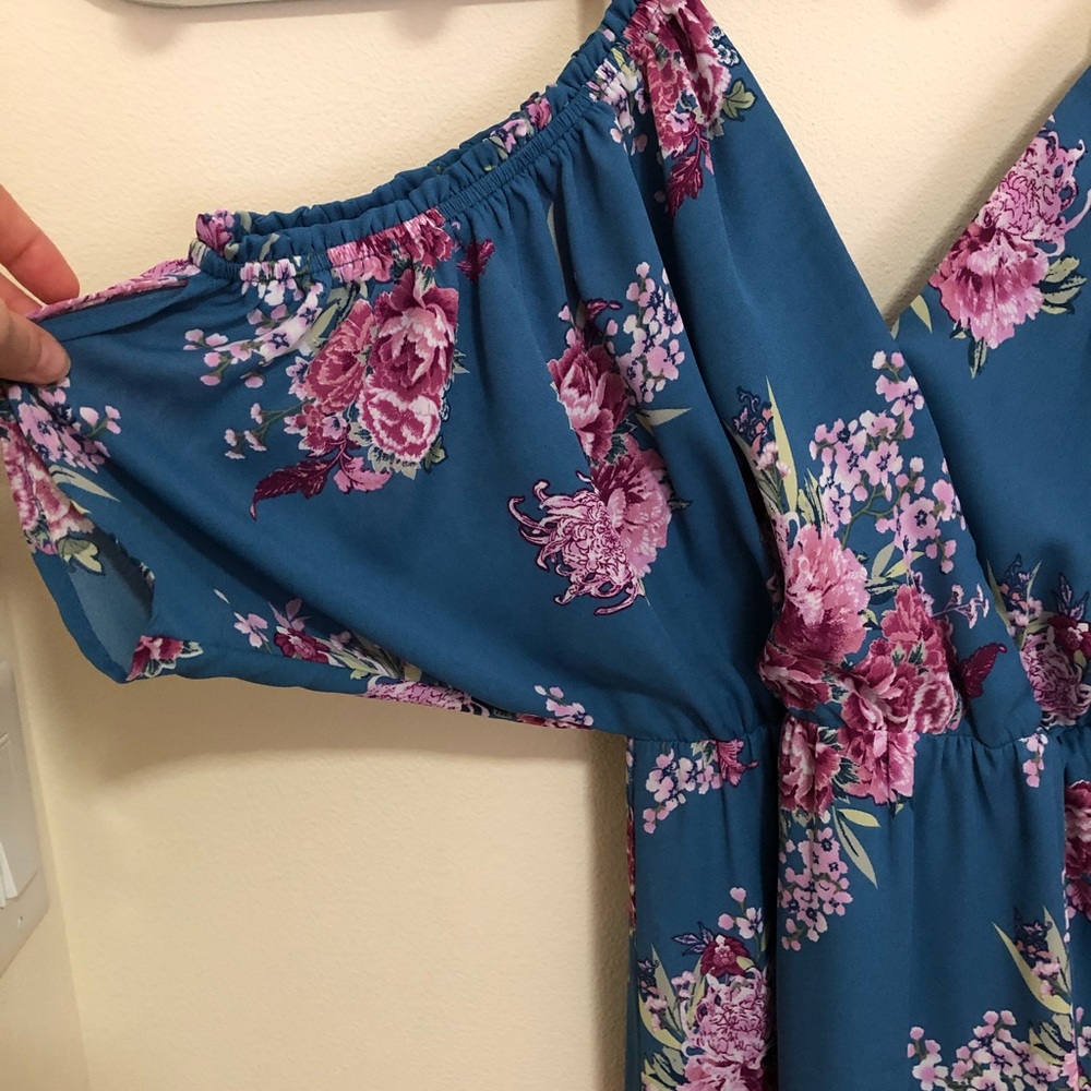 Cold Shoulder Maxi - Picture 7 of 8